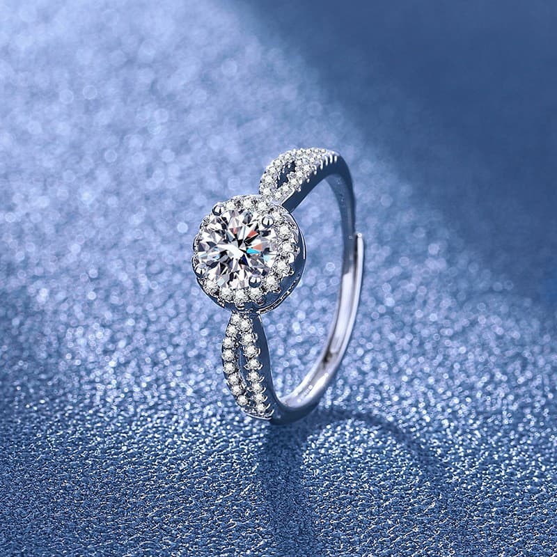 Women's 1ct Simulated Moissanite Ring Six-prong Classic Wedding Ring