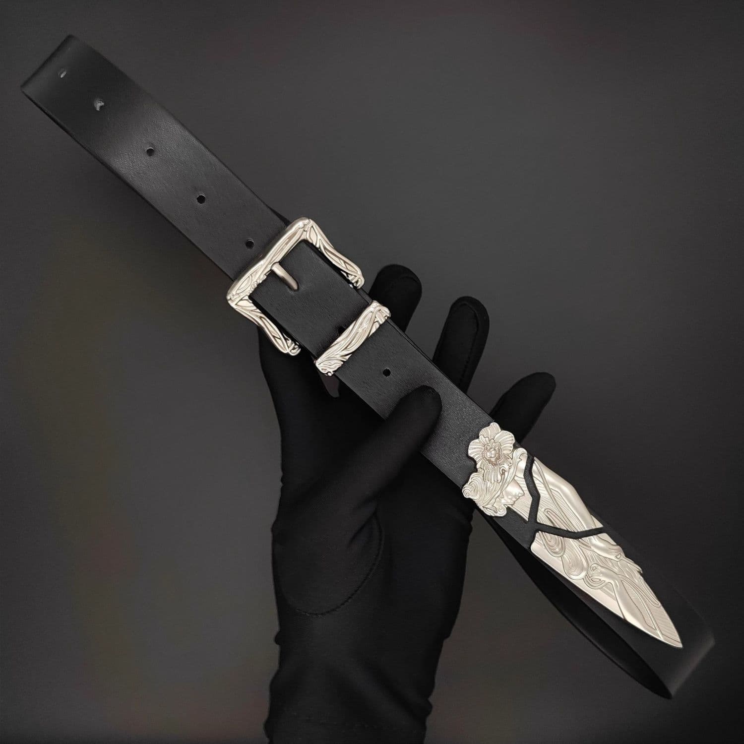 Retro Metal Western Broken Sword Swordsman Carved Belt