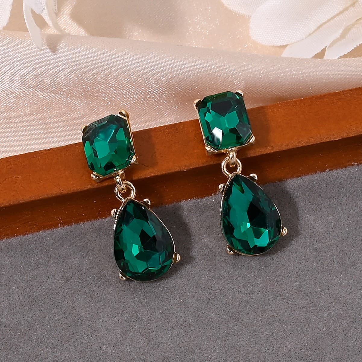 Chic Shimmering Rhinestone Drop Earring Sluxury-lite And Versatile