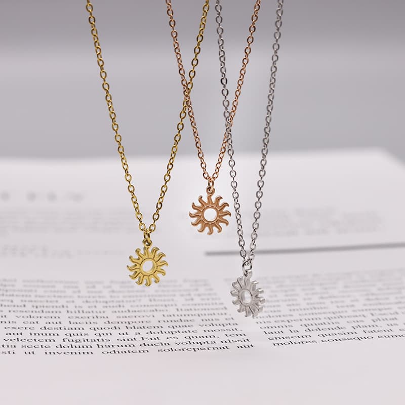Simple New Style Retro Little Sun Necklace