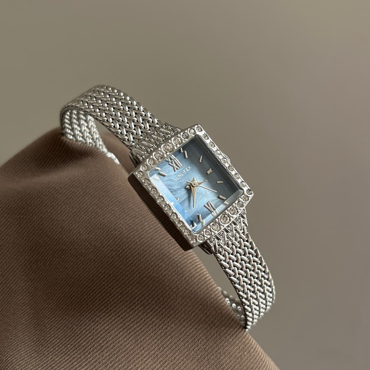 Chanel-style Vintage High-end Mother-of-pearl Watch For Women