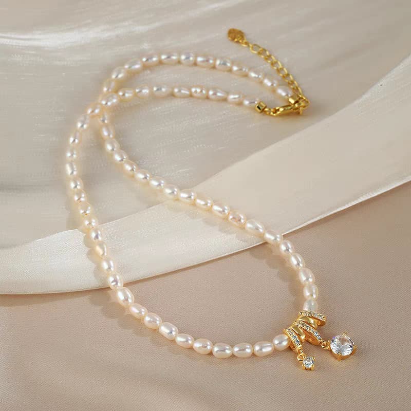 Spring New Arrival Natural Seedless Freshwater Pearl Necklace