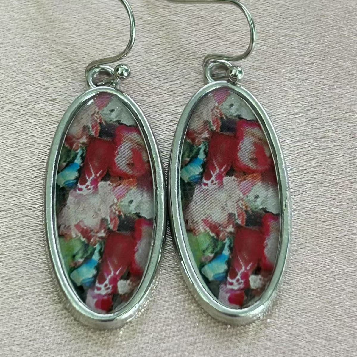 European And American-style Oval Colored Pendant Earrings